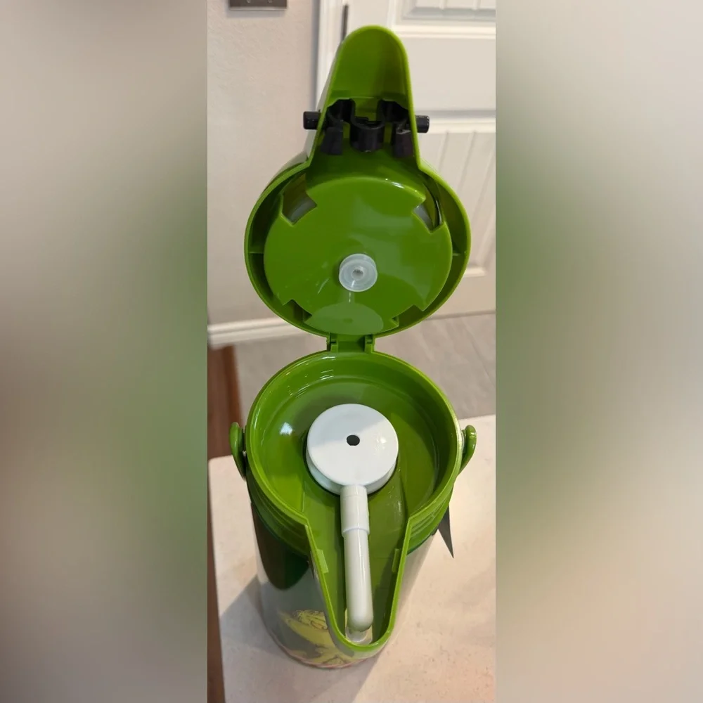 Williams Sonoma Grinch Hot Chocolate Pump Pot - GreenBNWT and in original box.